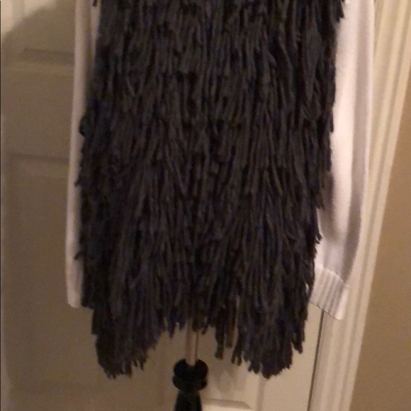 Shaggy yarn vest - Picture 3 of 3